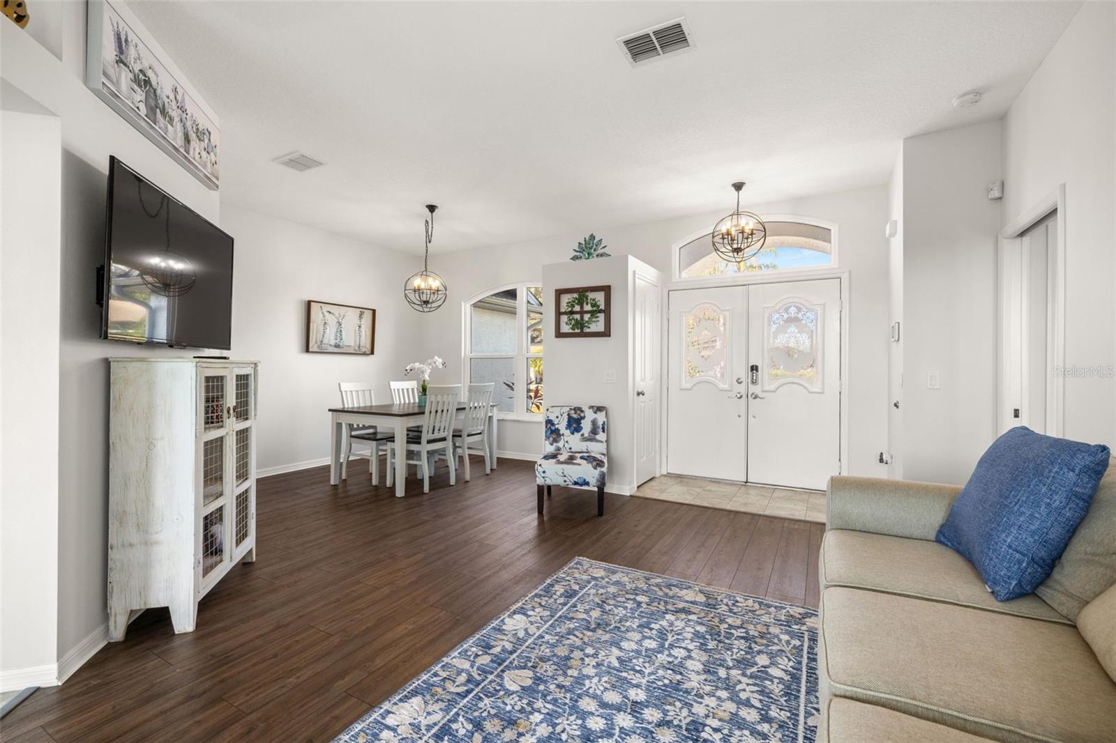 SILVER OAKS PH 01 - Residential