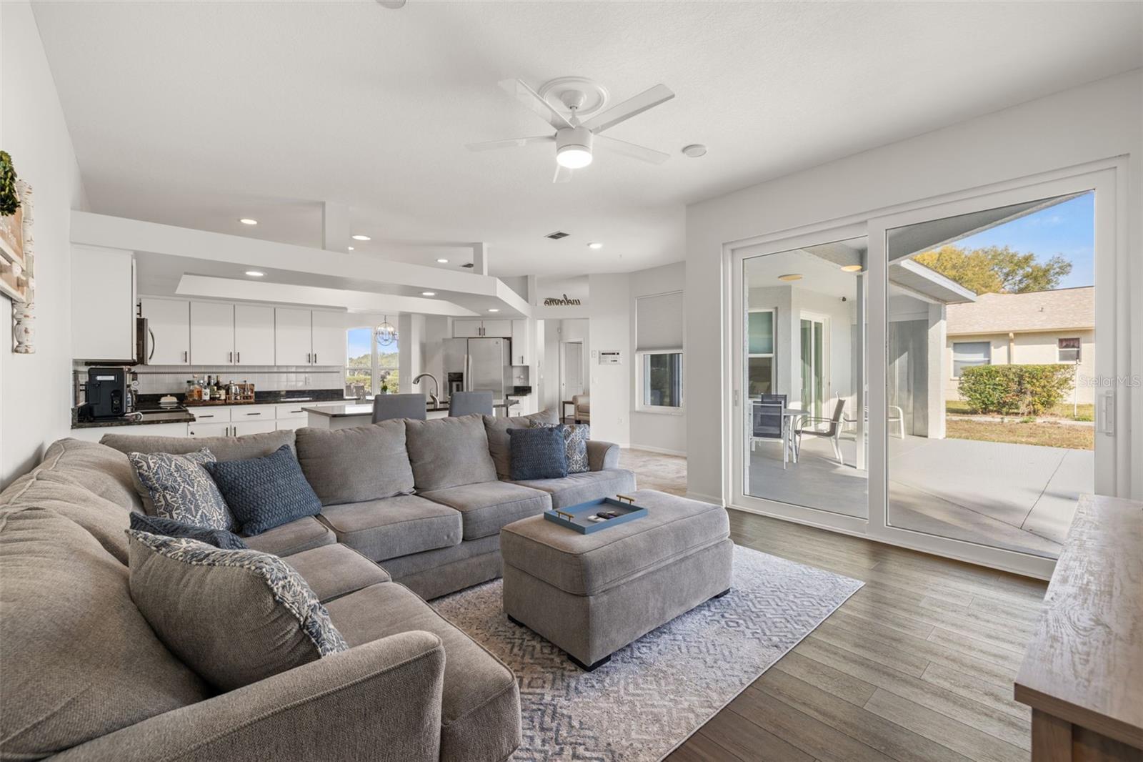 SILVER OAKS PH 01 - Residential