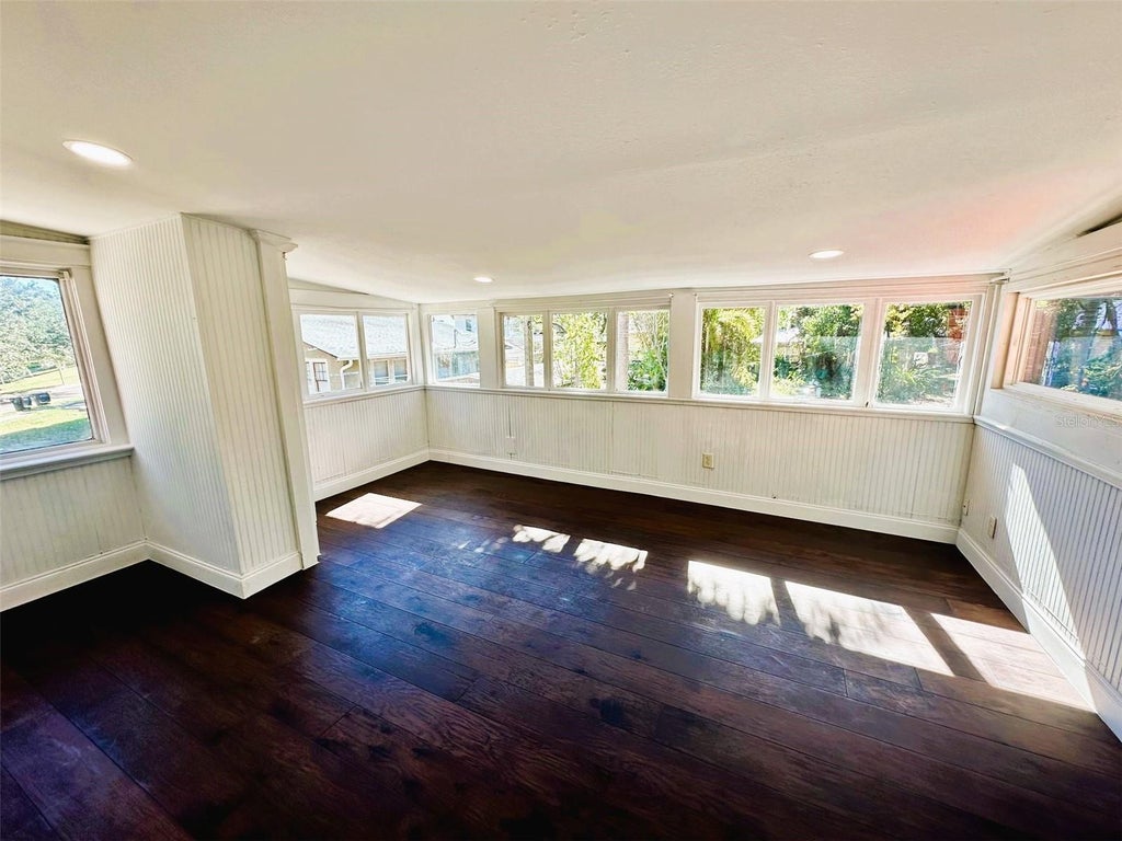 Photo of 610 Lake Dot Circle, Orlando, FL 32801 (MLS # O6451368)