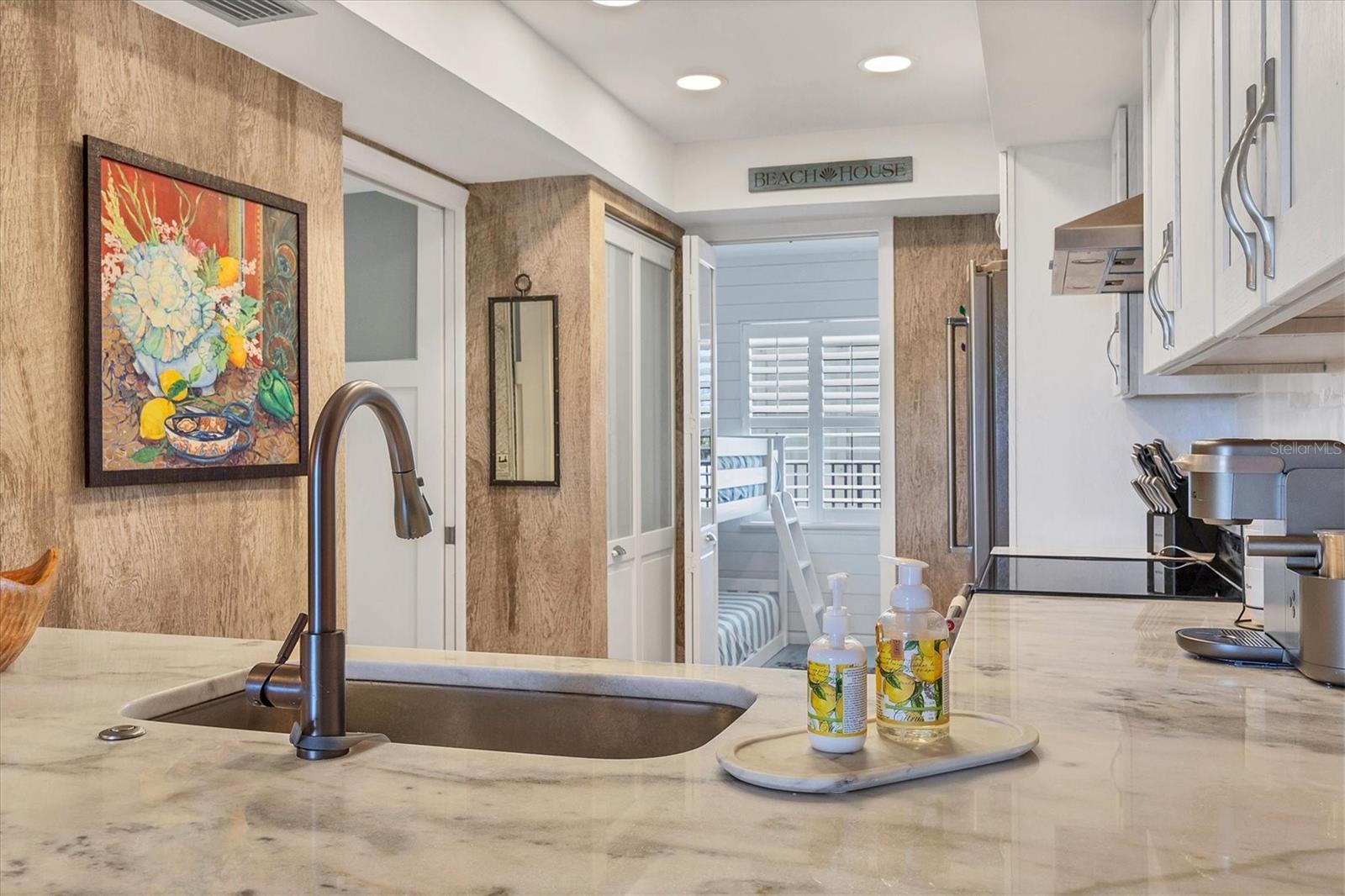 SEA OATS BLDG B - Residential