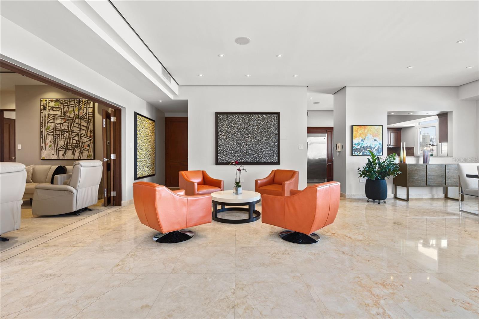 HARBOR PLAZA - Residential