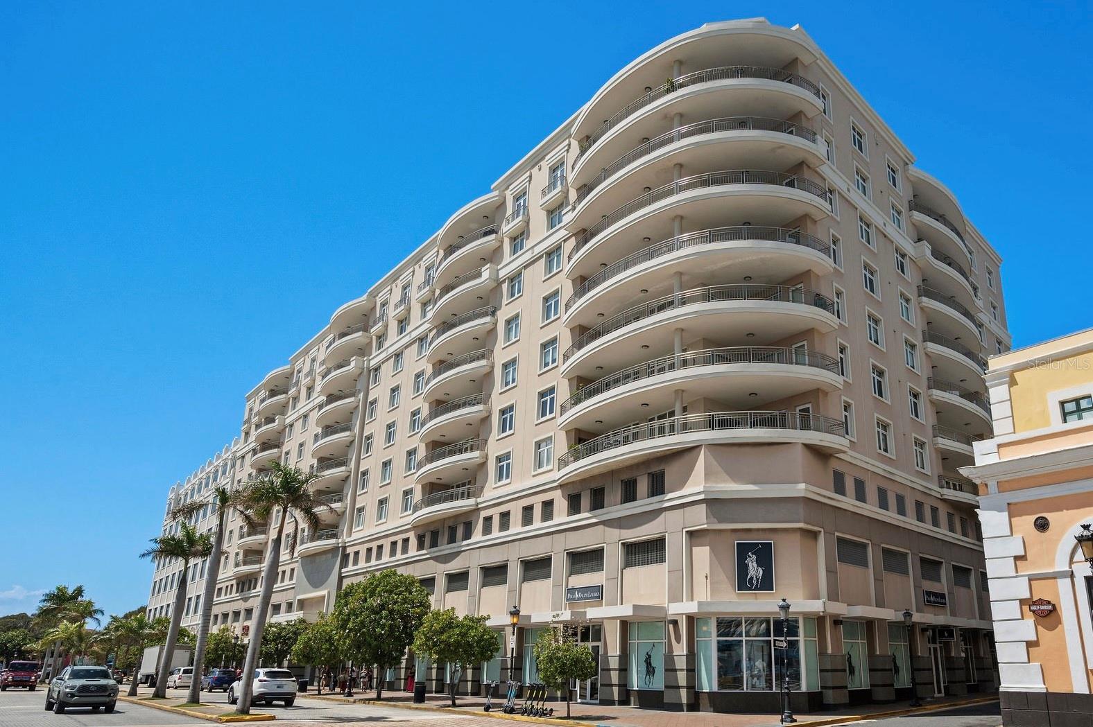 HARBOR PLAZA - Residential