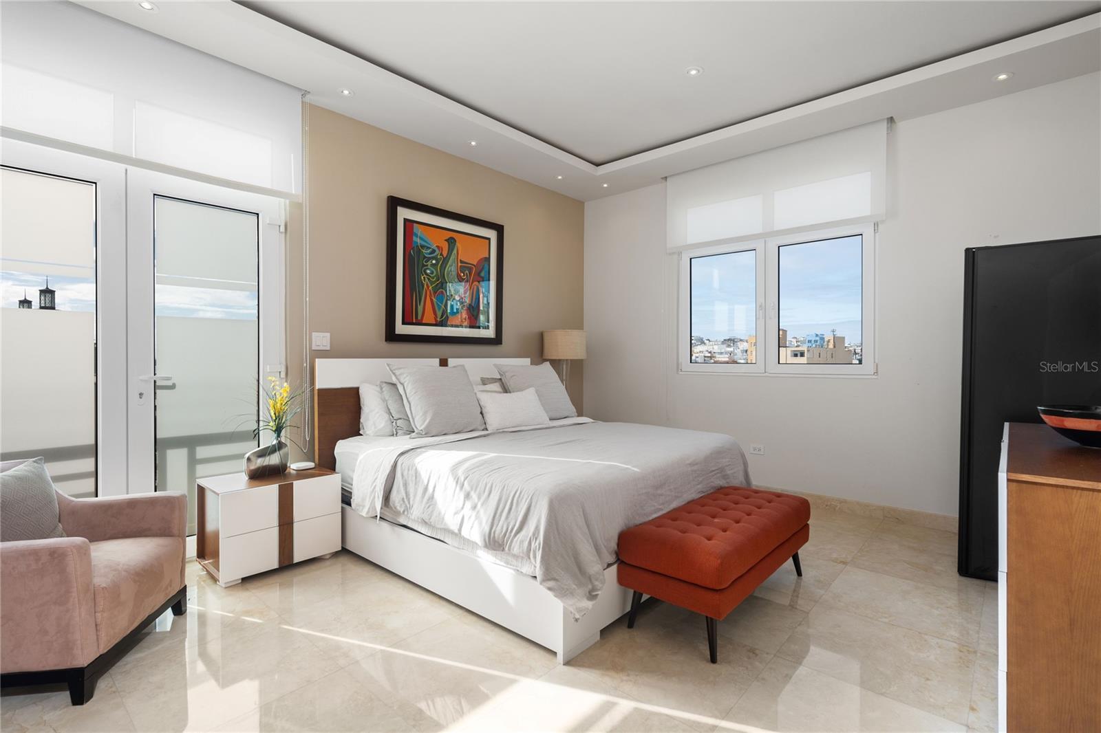 HARBOR PLAZA - Residential