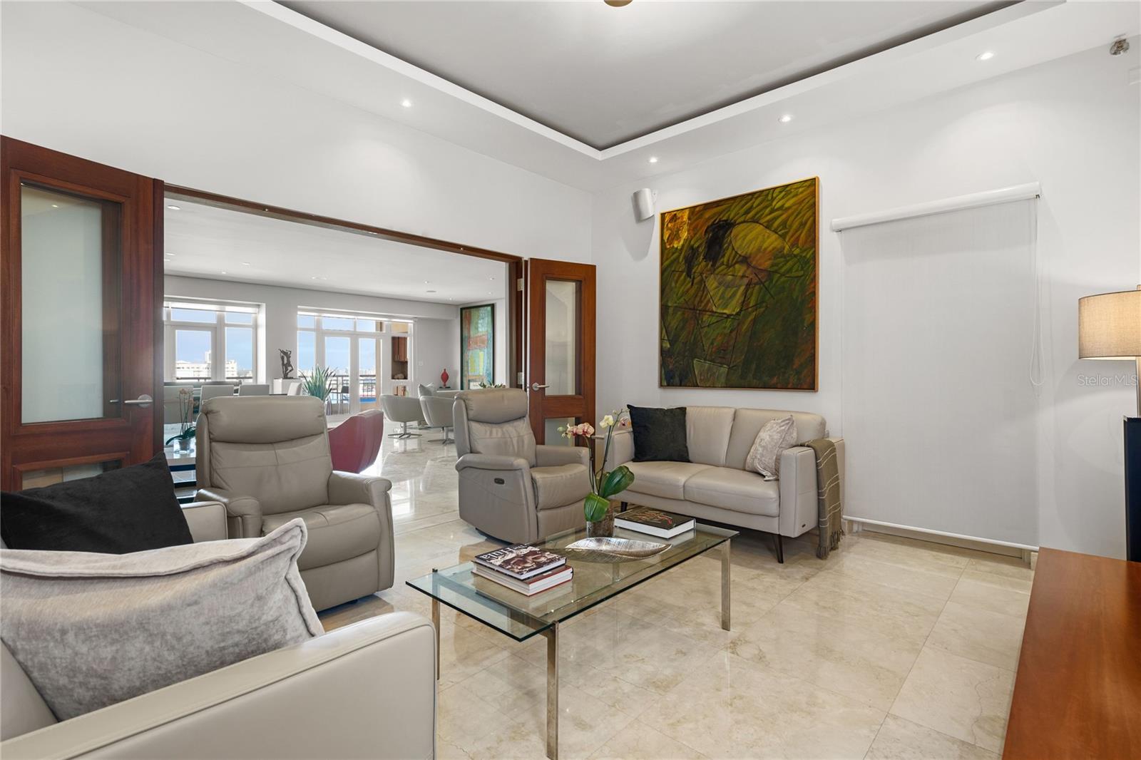 HARBOR PLAZA - Residential