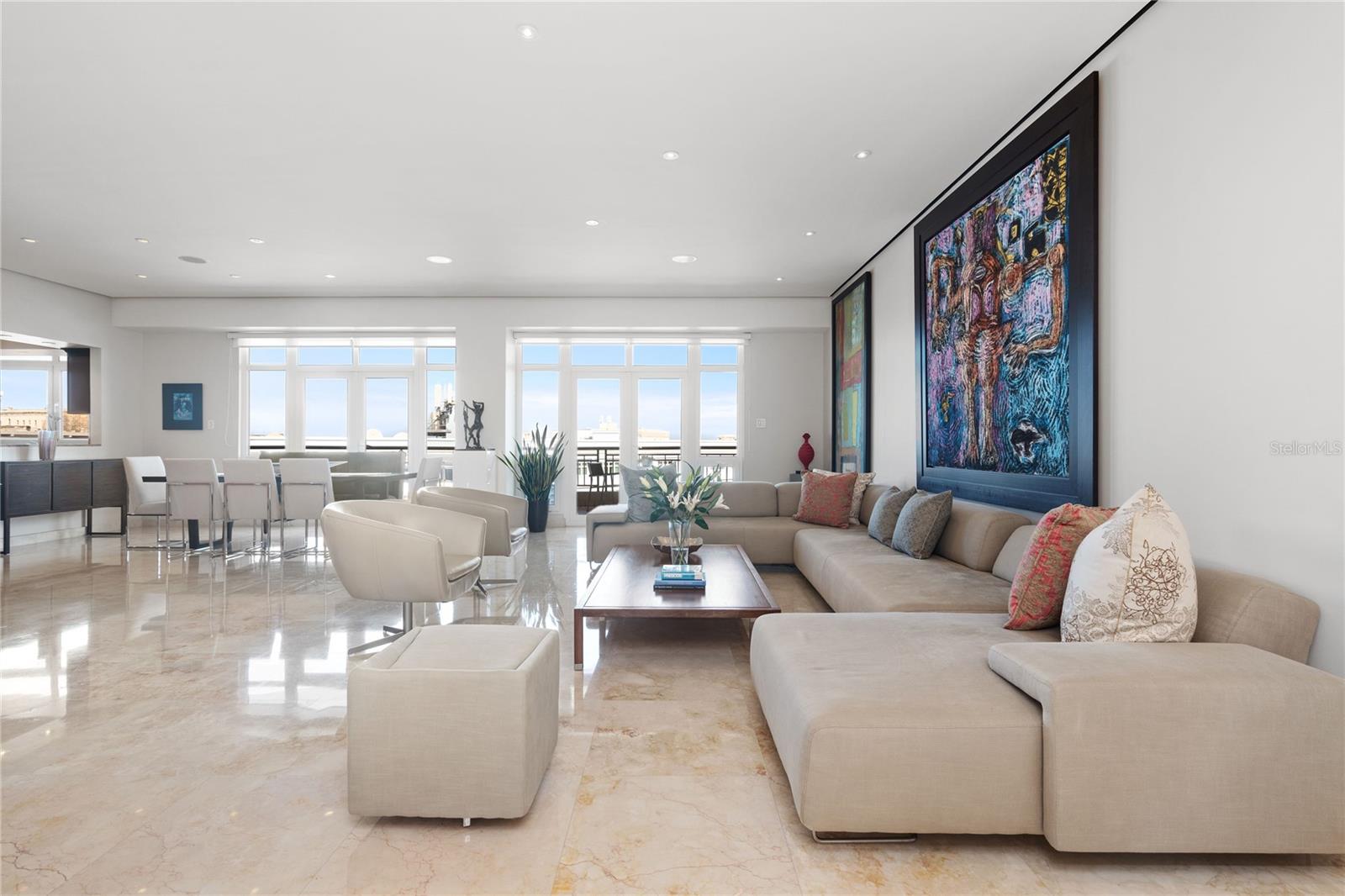 HARBOR PLAZA - Residential