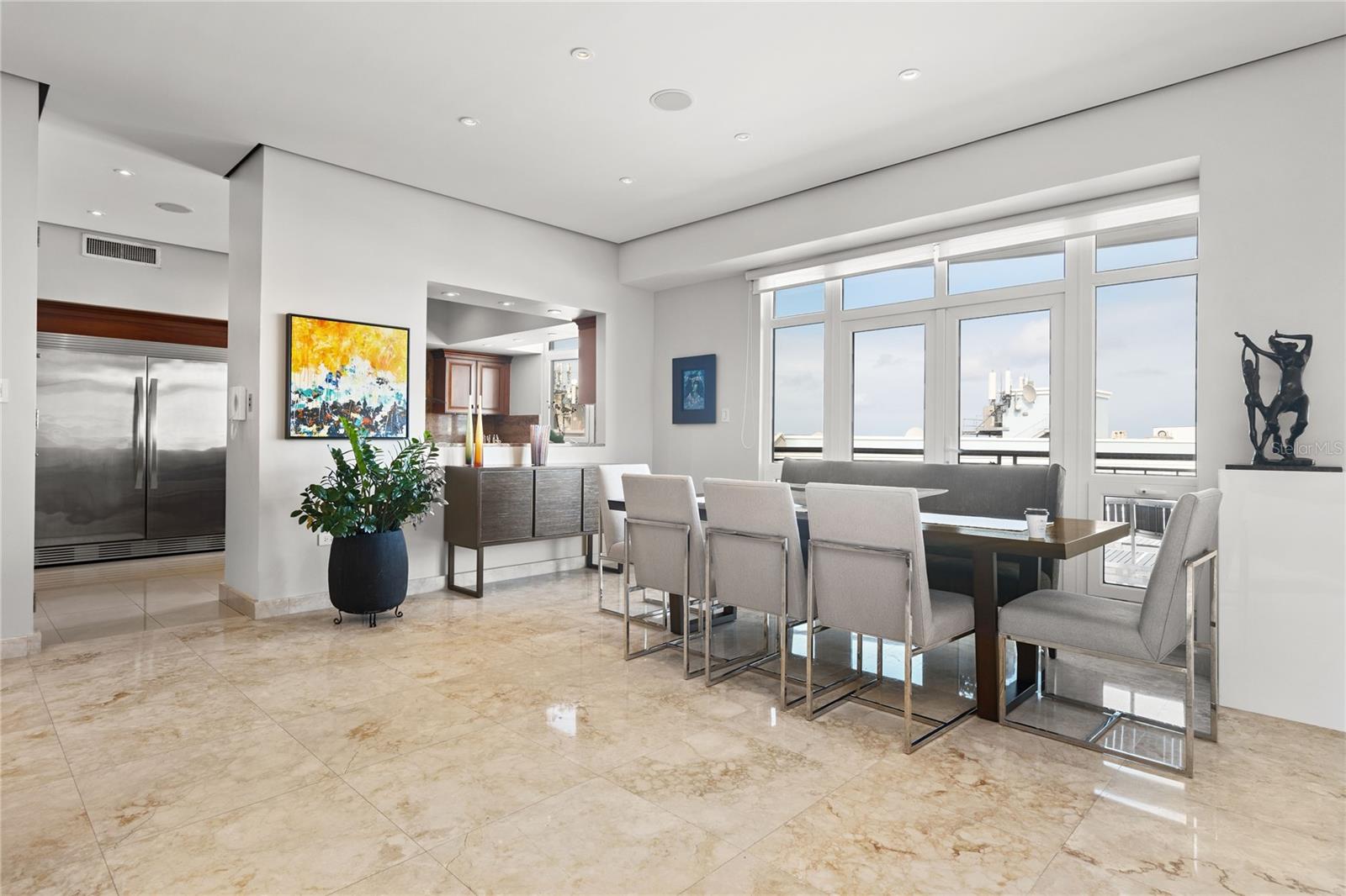 HARBOR PLAZA - Residential