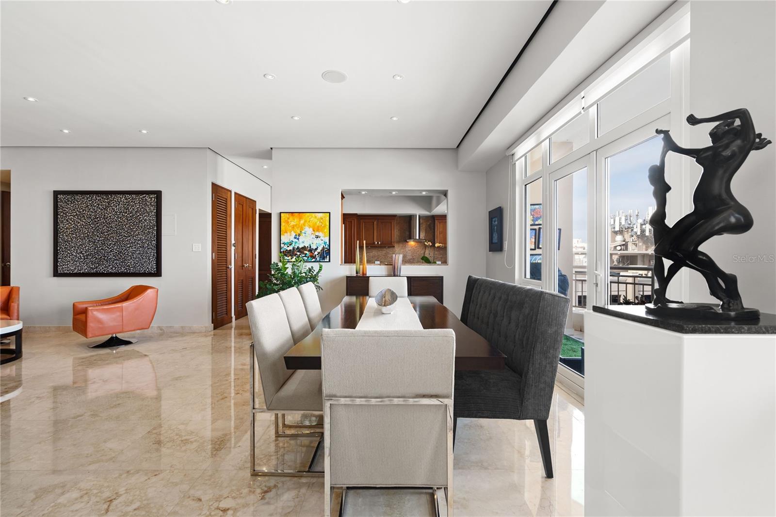 HARBOR PLAZA - Residential