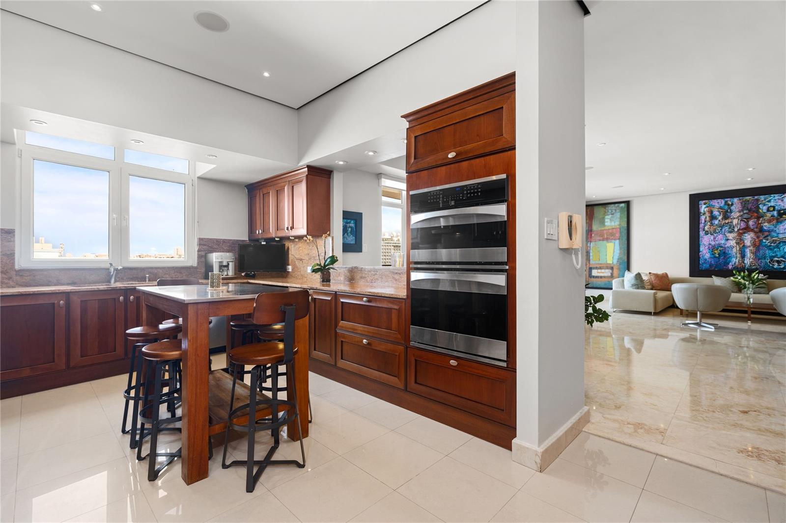 HARBOR PLAZA - Residential