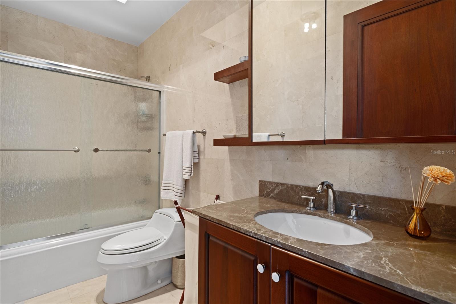 HARBOR PLAZA - Residential