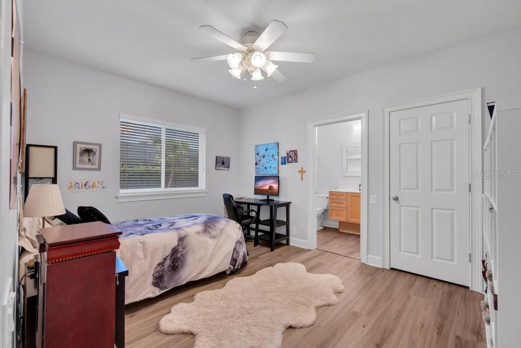 FISH HAWK TRAILS - Residential