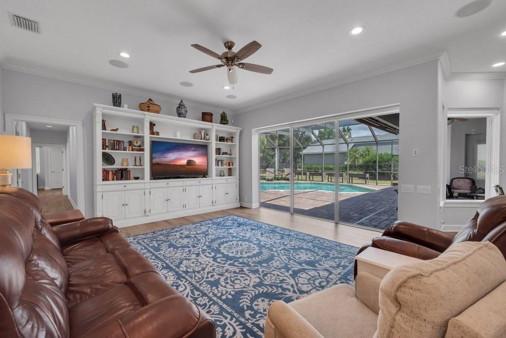 FISH HAWK TRAILS - Residential