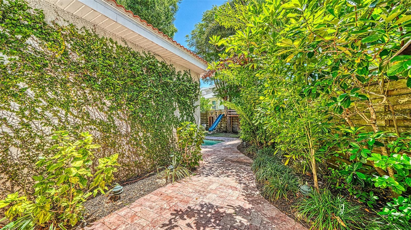 GRANADA - Residential