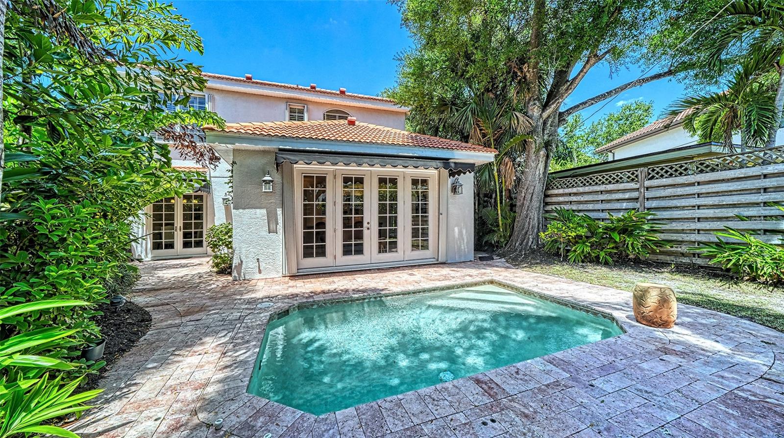 GRANADA - Residential