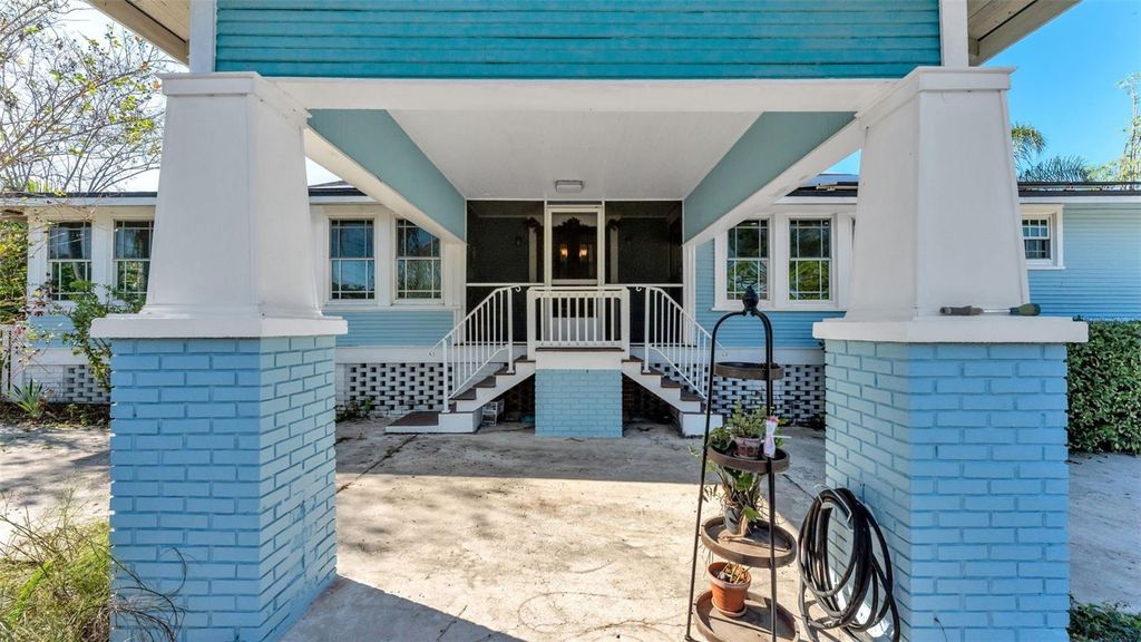 Photo of 2022 Lake Miriam Drive, Lakeland, FL 33813 (MLS # L4957818)