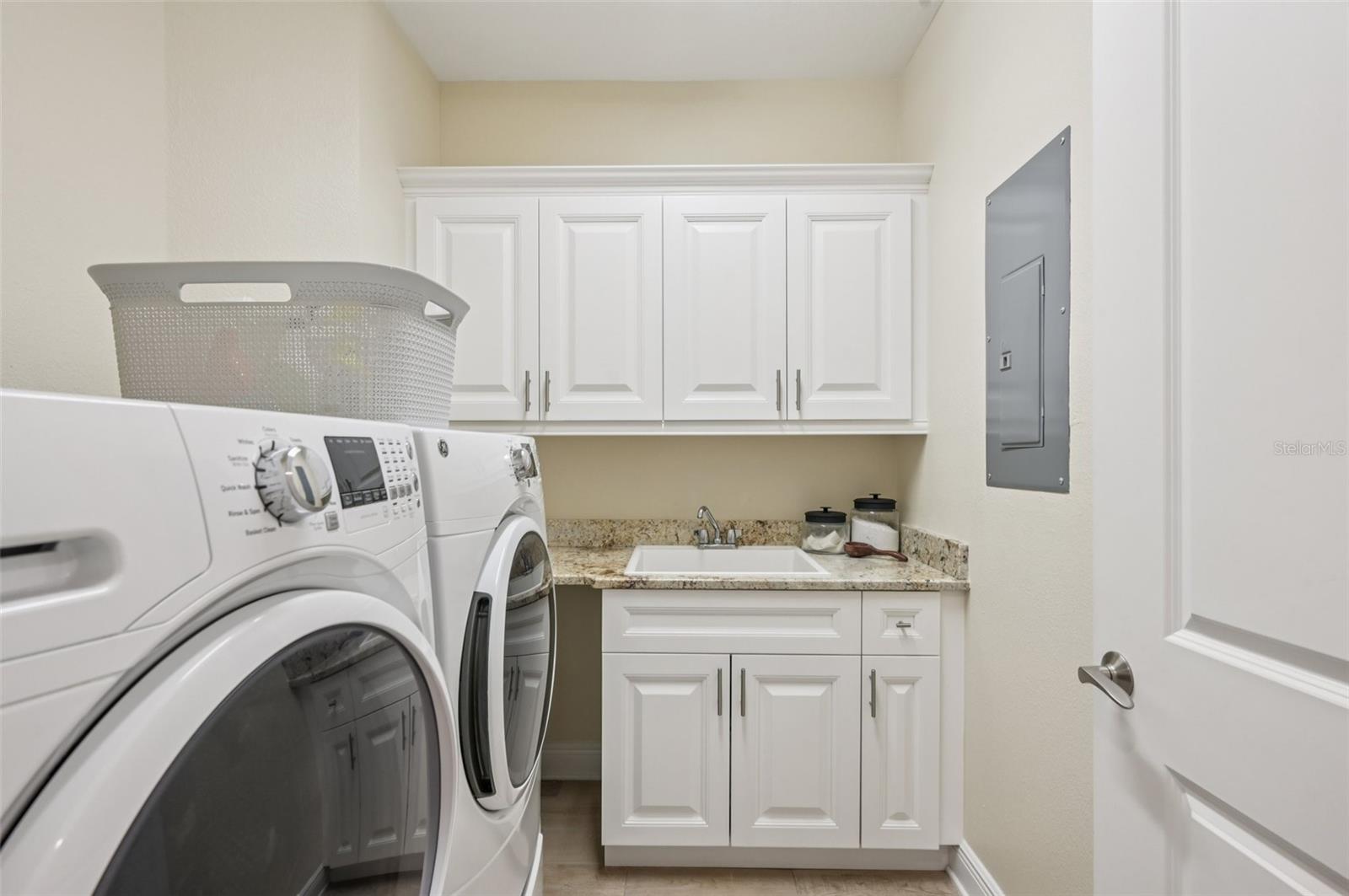 PALMA SOLA BAY CLUB PH 5 - Residential