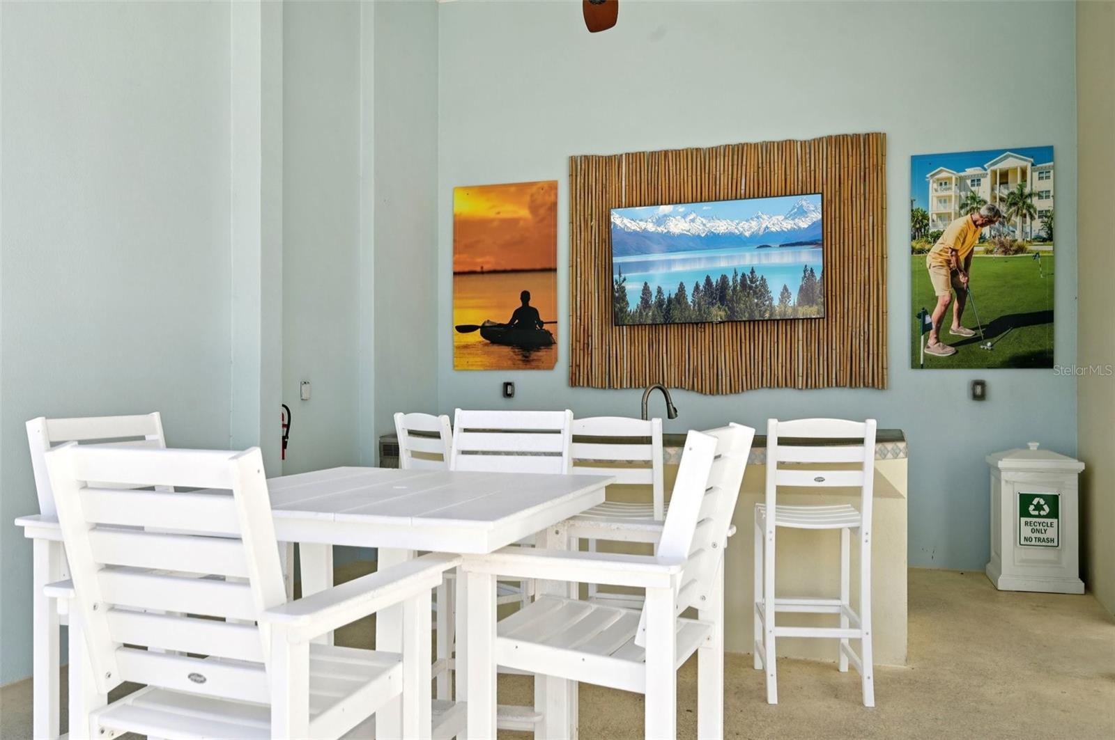 PALMA SOLA BAY CLUB PH 5 - Residential