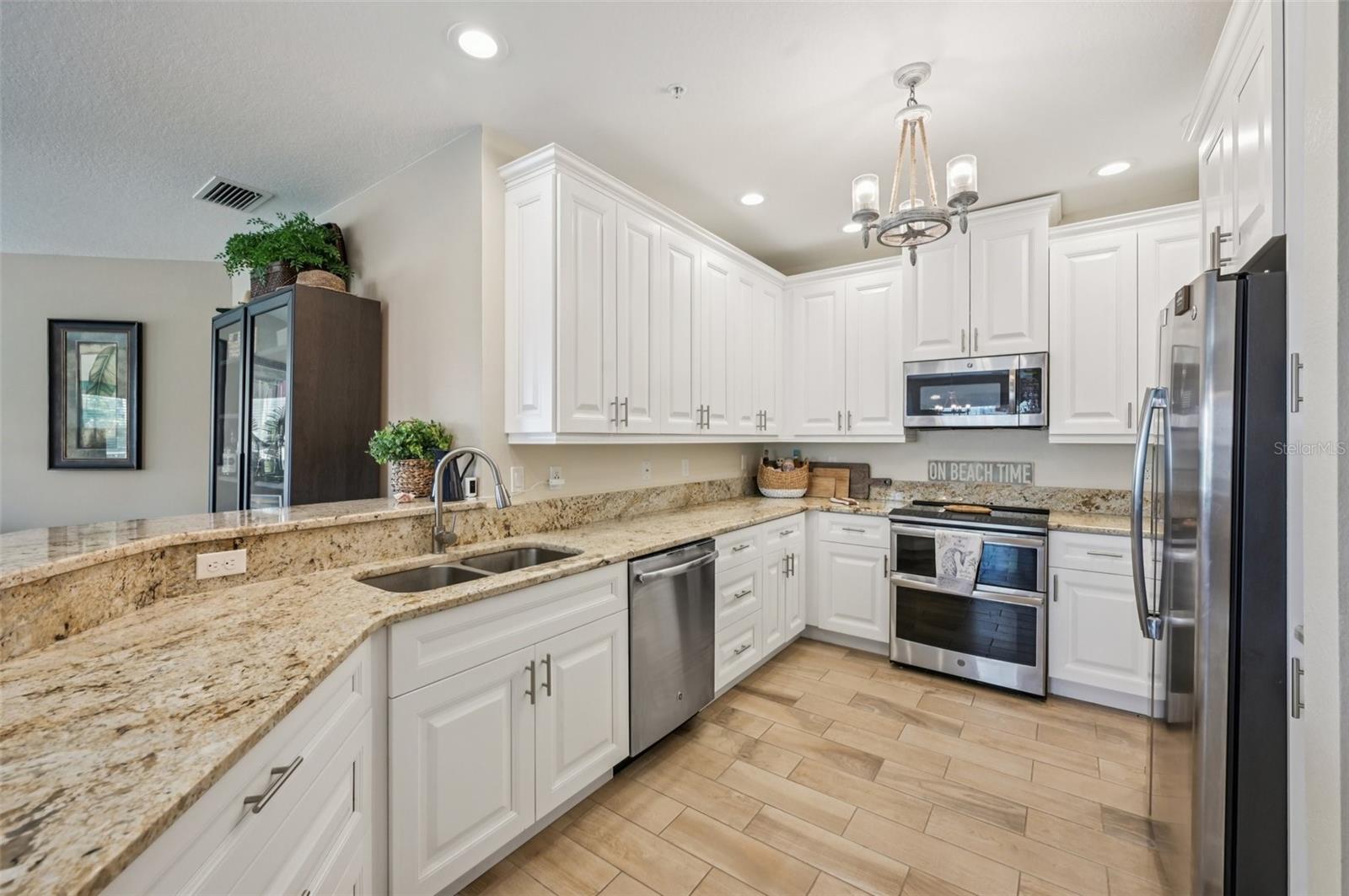 PALMA SOLA BAY CLUB PH 5 - Residential