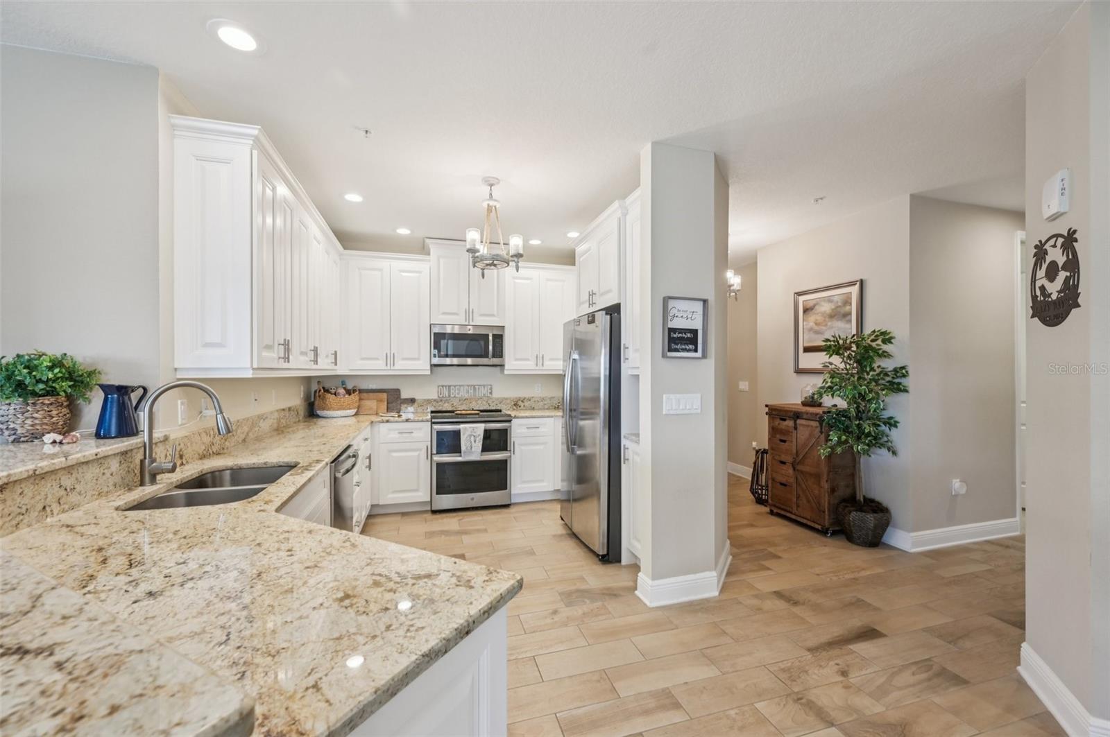 PALMA SOLA BAY CLUB PH 5 - Residential