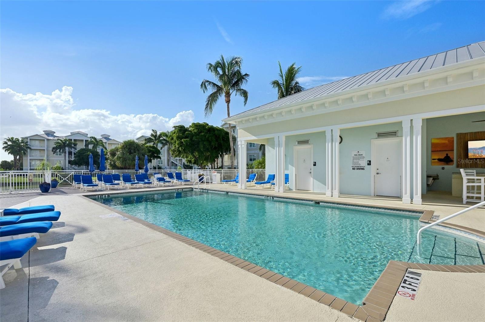 PALMA SOLA BAY CLUB PH 5 - Residential