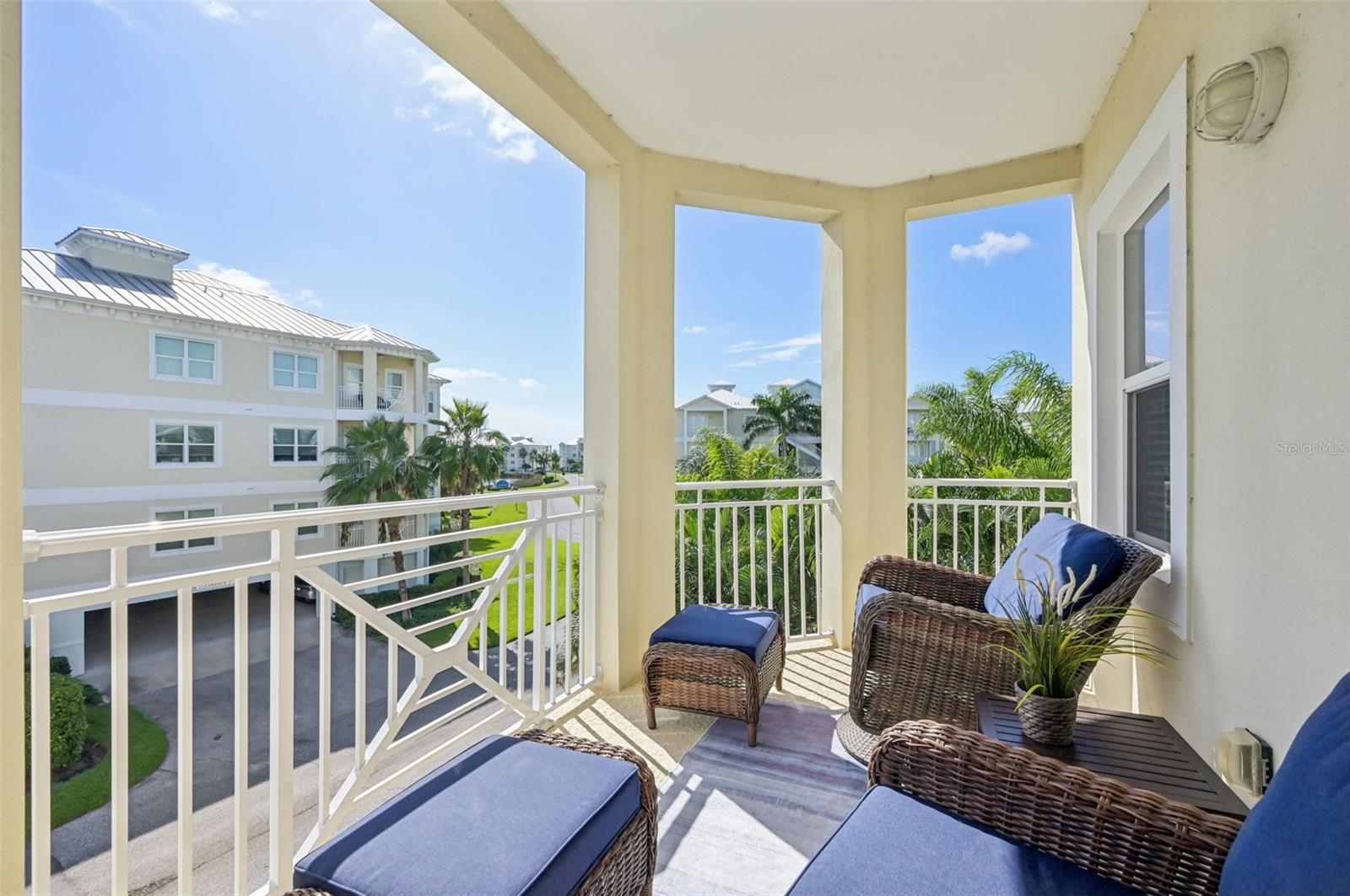 PALMA SOLA BAY CLUB PH 5 - Residential