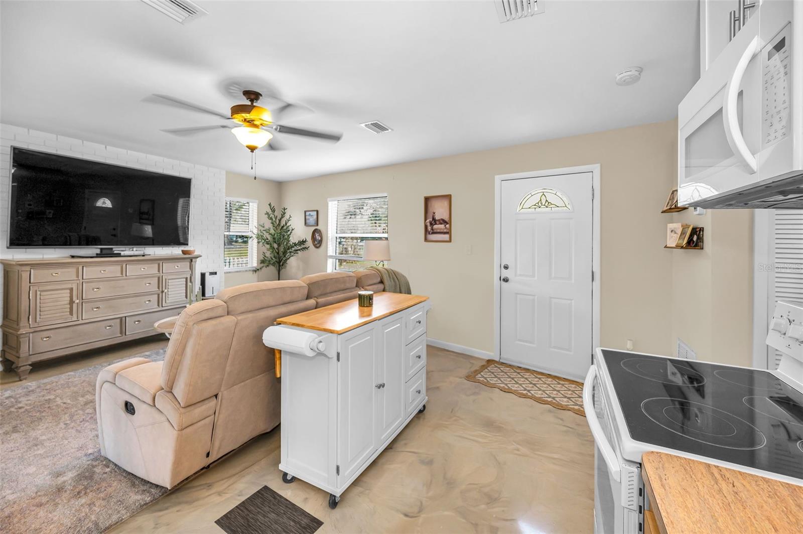 ANCHORAGE OF TARPON LAKE UNIT ONE THE - Residential