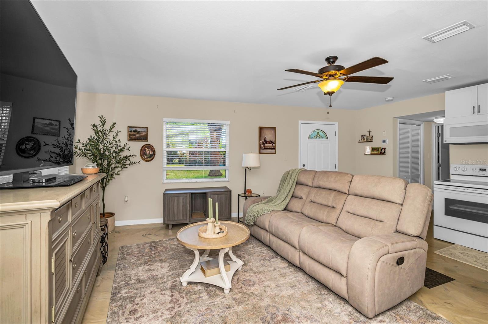 ANCHORAGE OF TARPON LAKE UNIT ONE THE - Residential