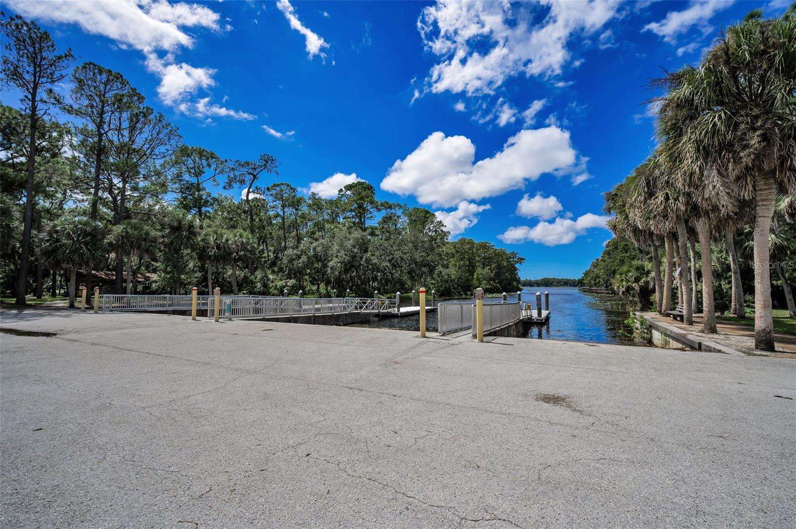 ANCHORAGE OF TARPON LAKE UNIT ONE THE - Residential