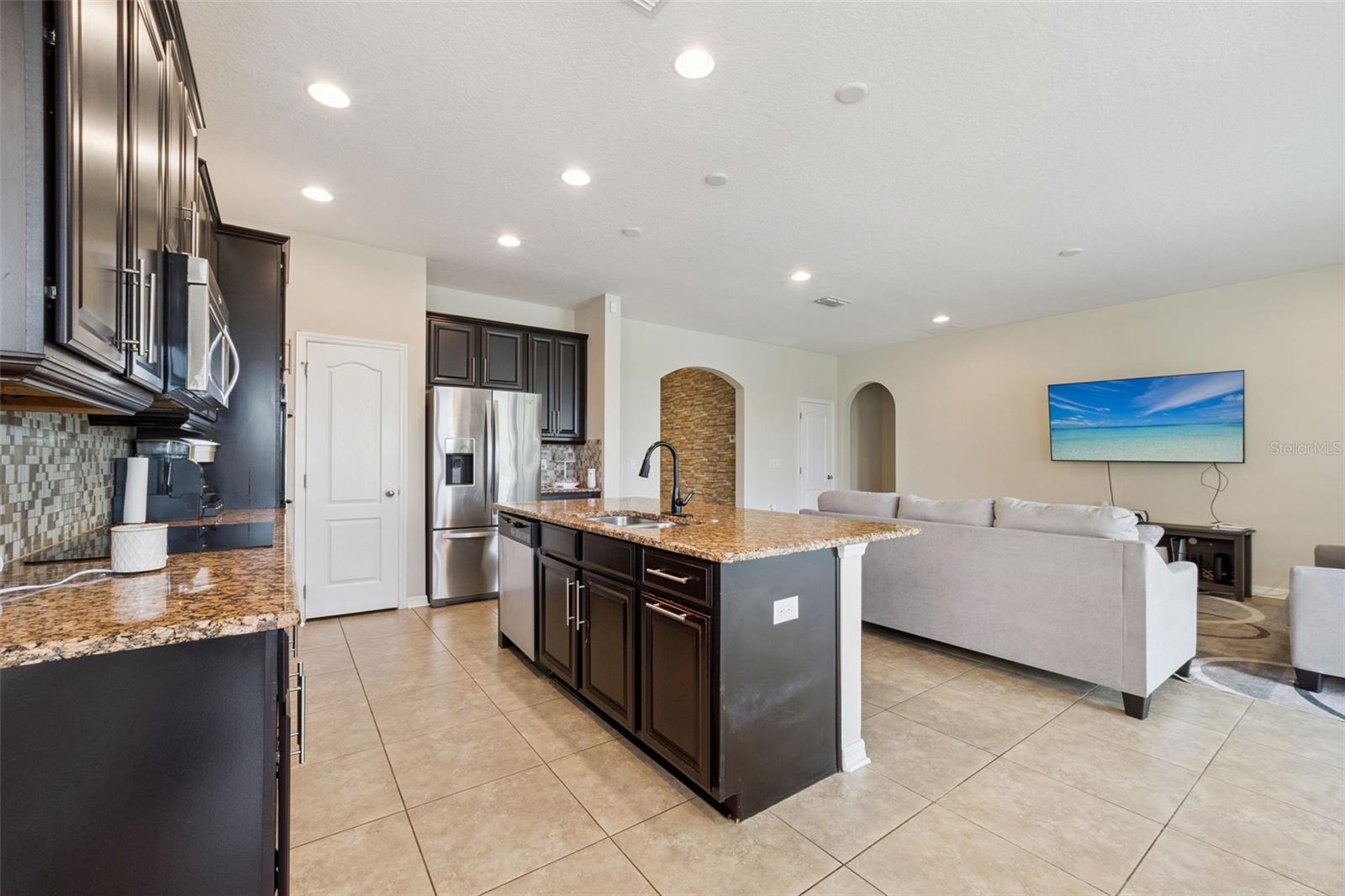 RESERVE/GOLDEN ISLE - Residential