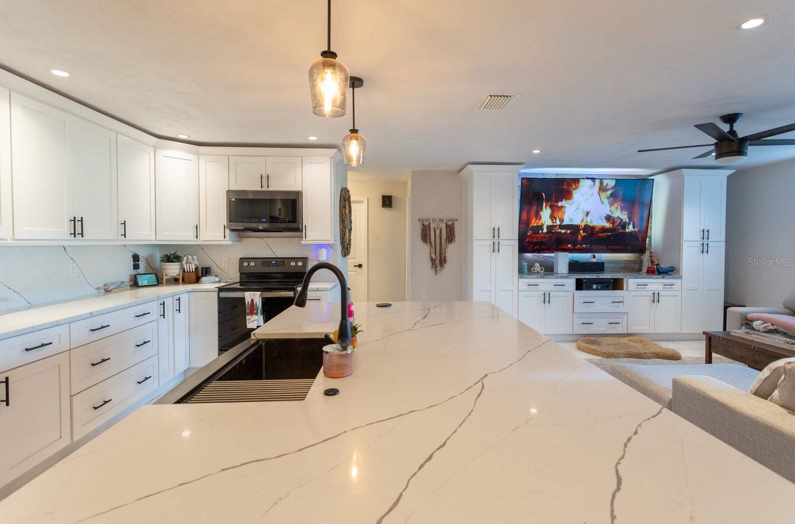 THREE PALMS POINT - Residential