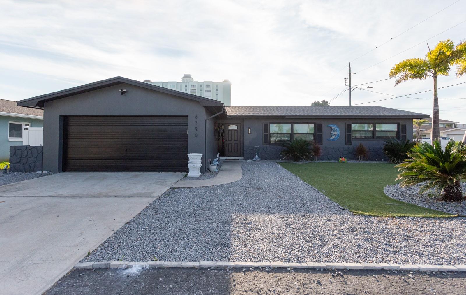 THREE PALMS POINT - Residential