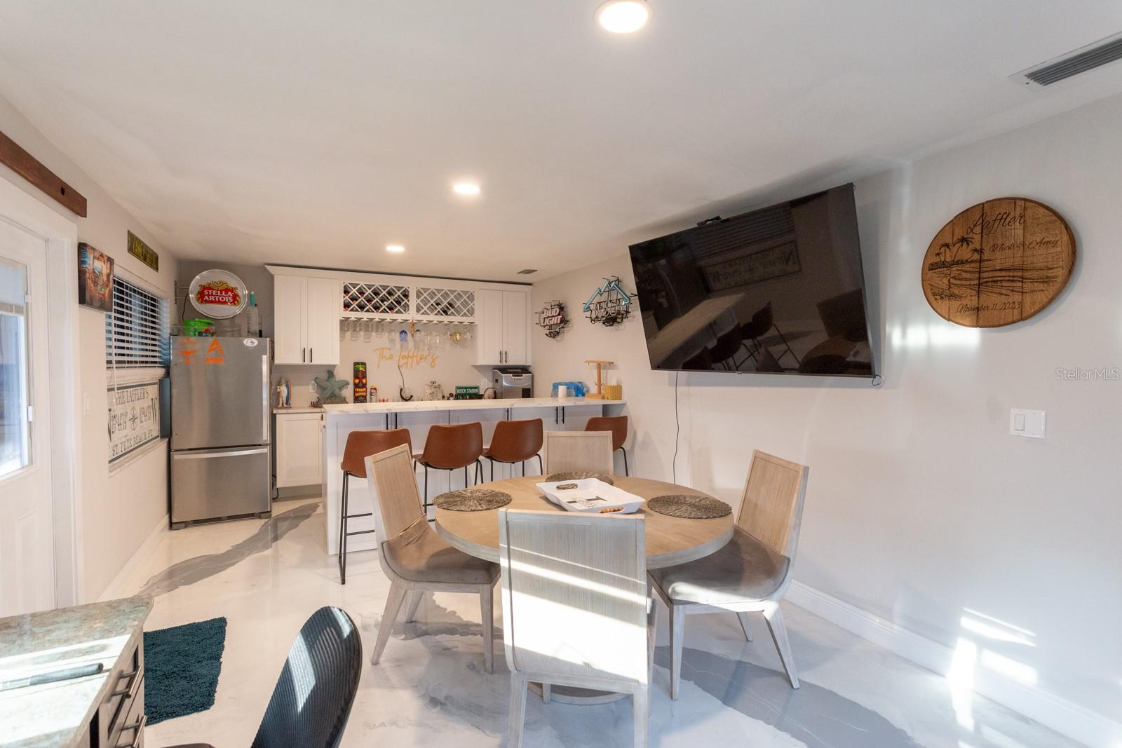 THREE PALMS POINT - Residential