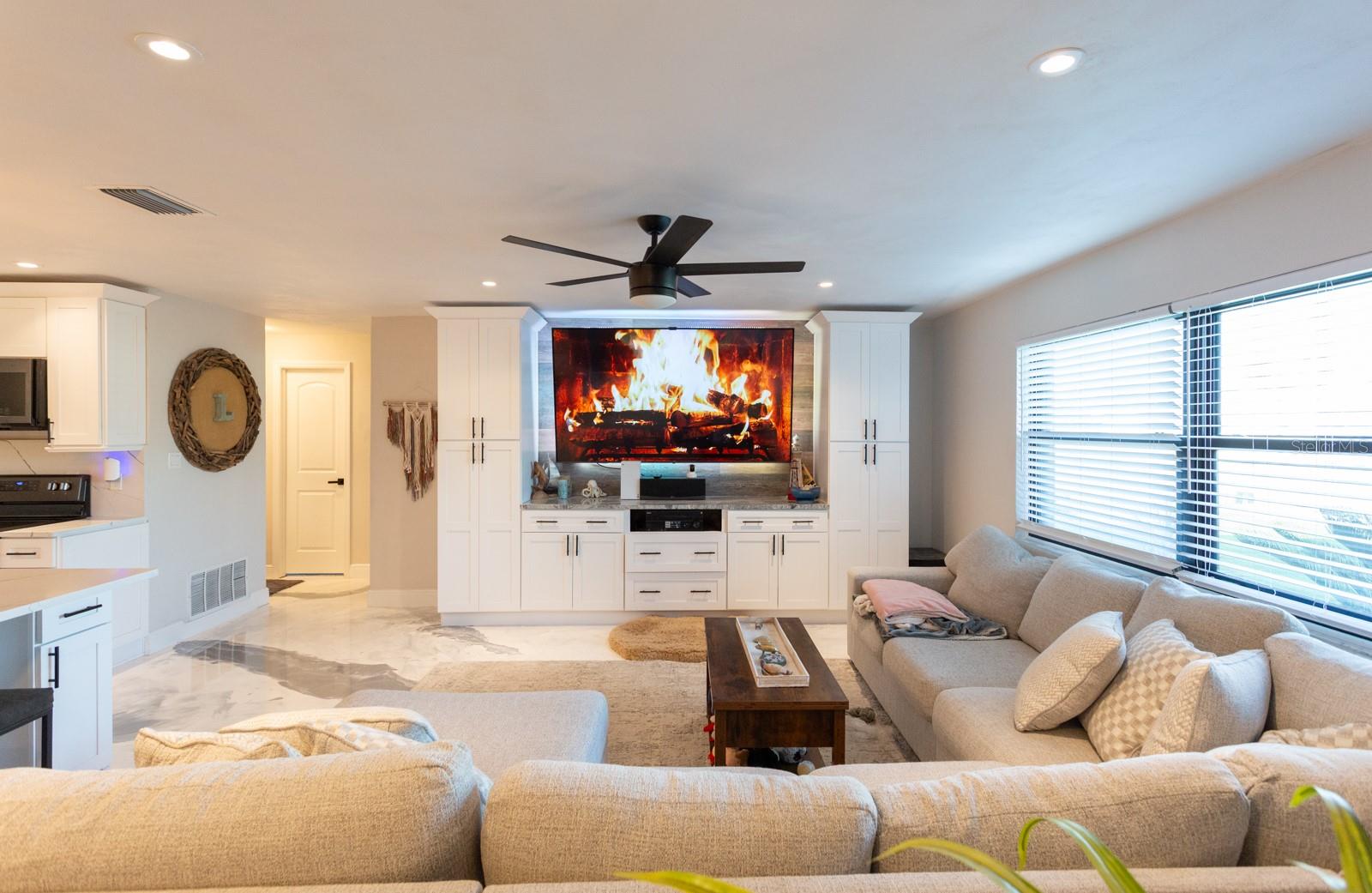 THREE PALMS POINT - Residential