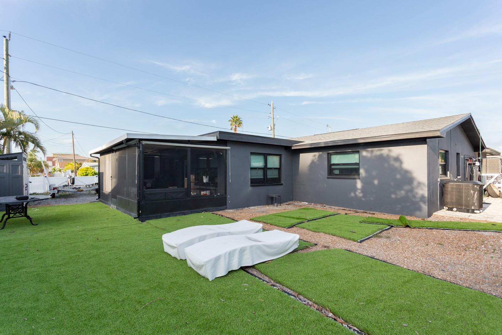 THREE PALMS POINT - Residential