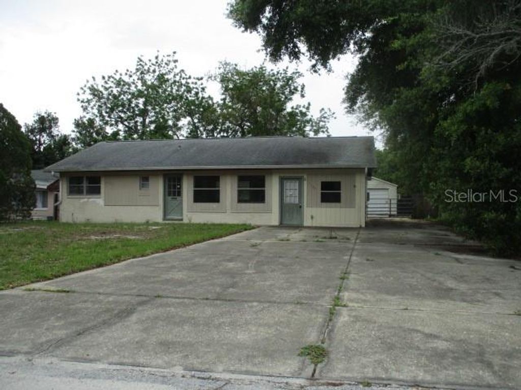 Photo of 1335 Elray Boulevard, Mount Dora, FL 32757 (MLS # O6397428)