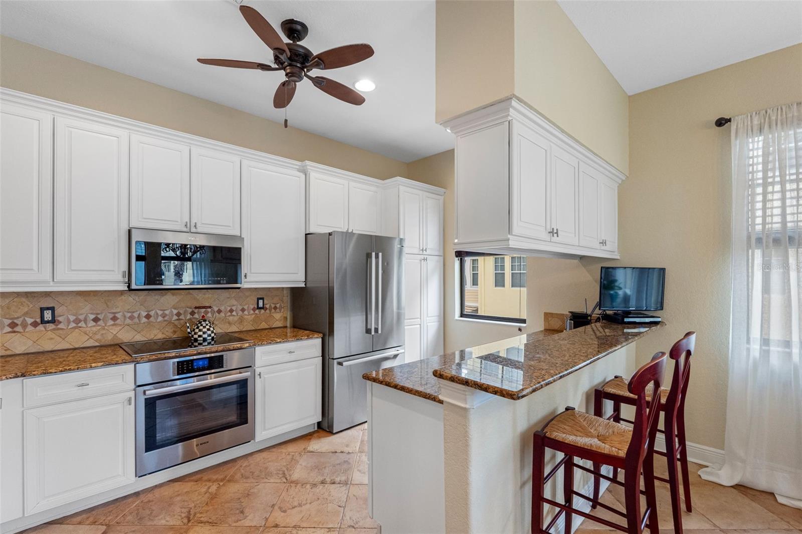 WESTSHORE YACHT CLUB TWNHMS - Residential Lease