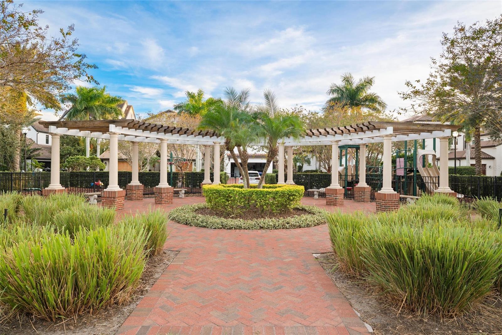 WESTSHORE YACHT CLUB TWNHMS - Residential Lease