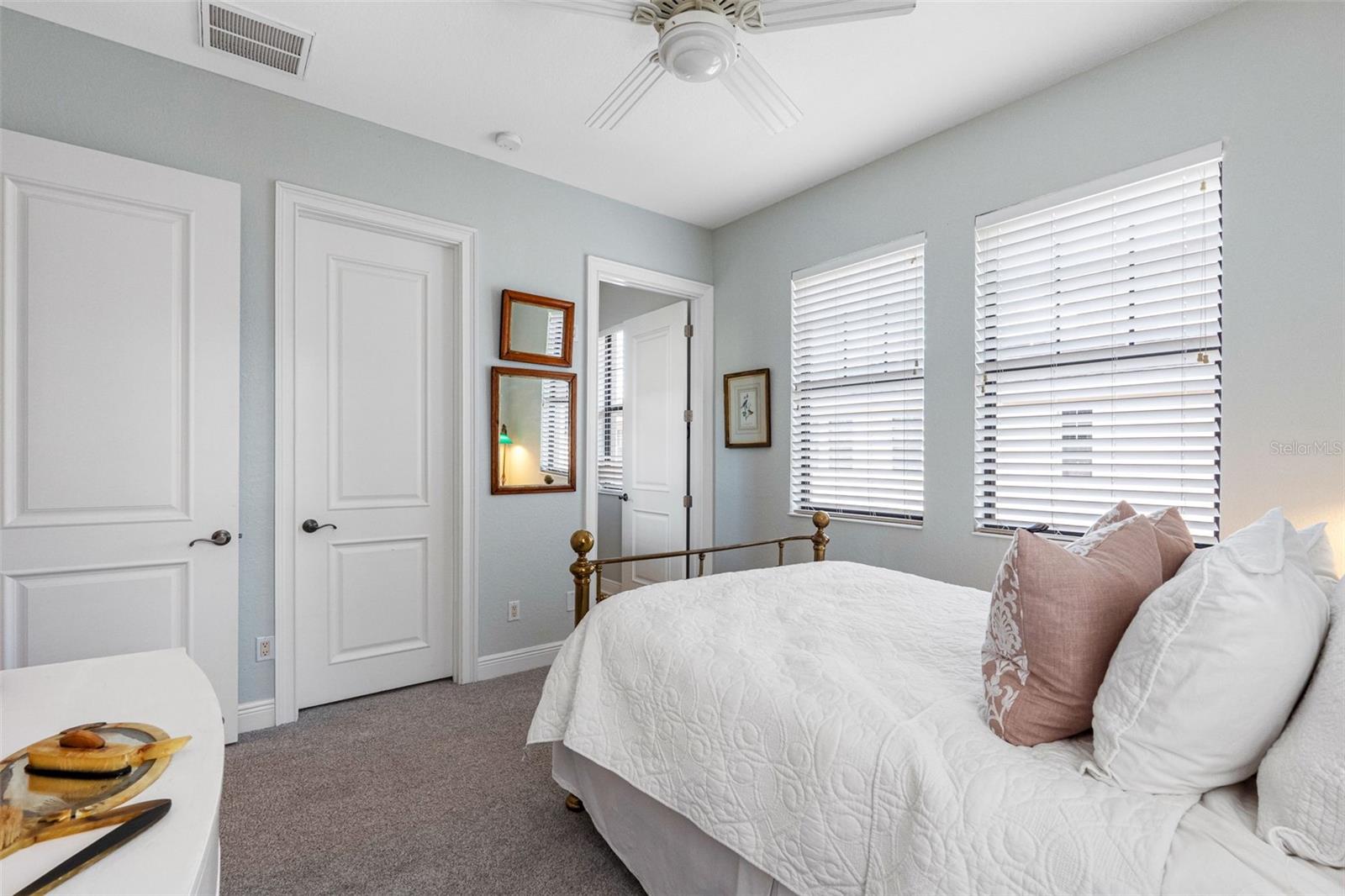 WESTSHORE YACHT CLUB TWNHMS - Residential Lease