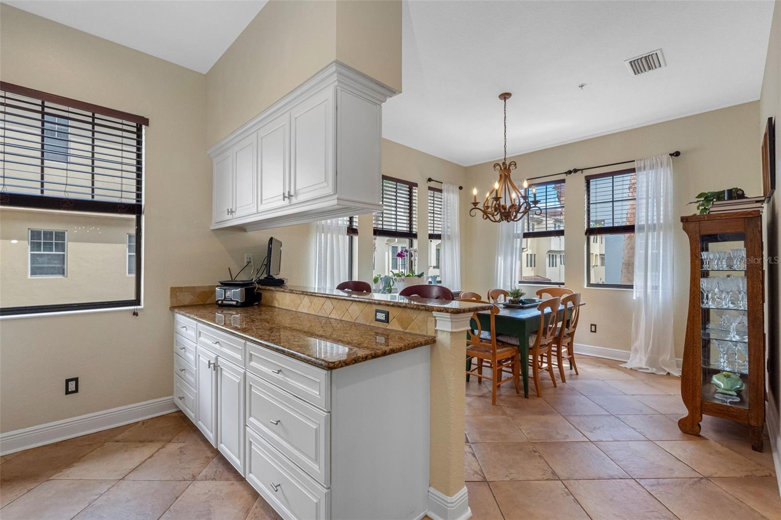 WESTSHORE YACHT CLUB TWNHMS - Residential Lease