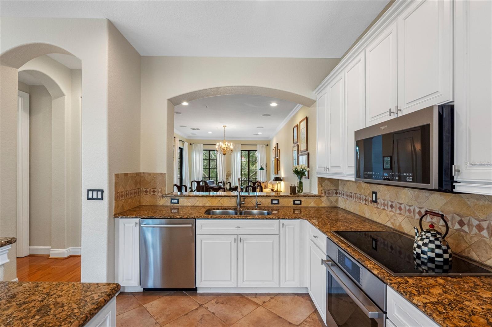 WESTSHORE YACHT CLUB TWNHMS - Residential Lease