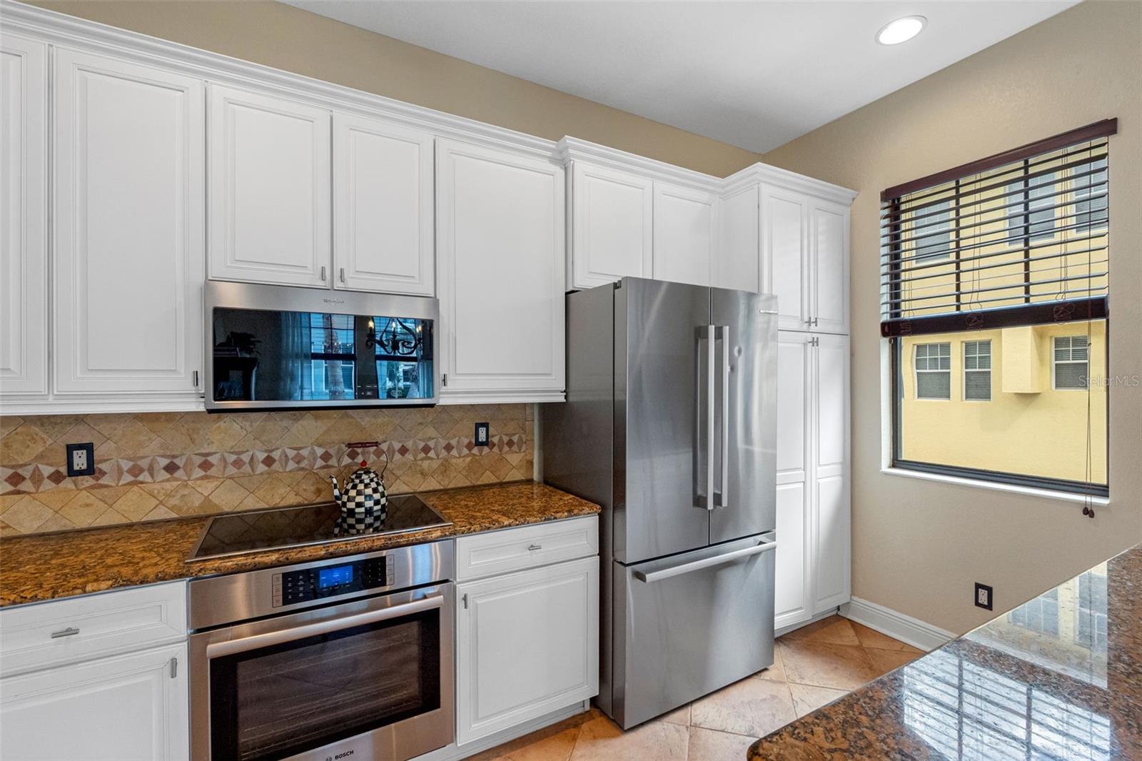 WESTSHORE YACHT CLUB TWNHMS - Residential Lease