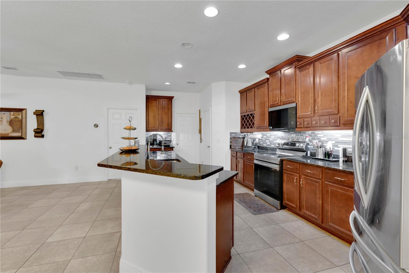 3950 SUNSET LAKE DRIVE