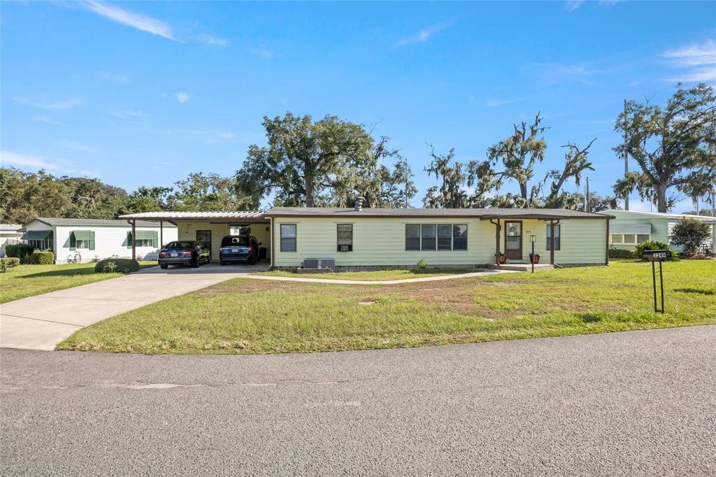 Photo of 3249 SE 39th Avenue, Ocala, FL 34480 (MLS # OM724072)