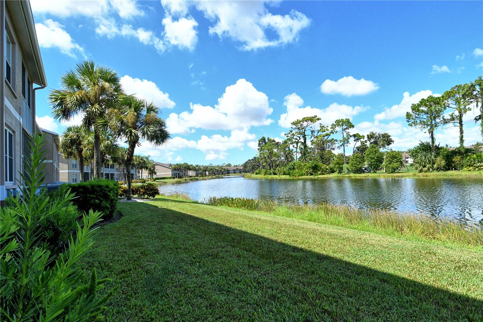 HERITAGE OAKS GOLF & COUNTRY CLUB - Residential