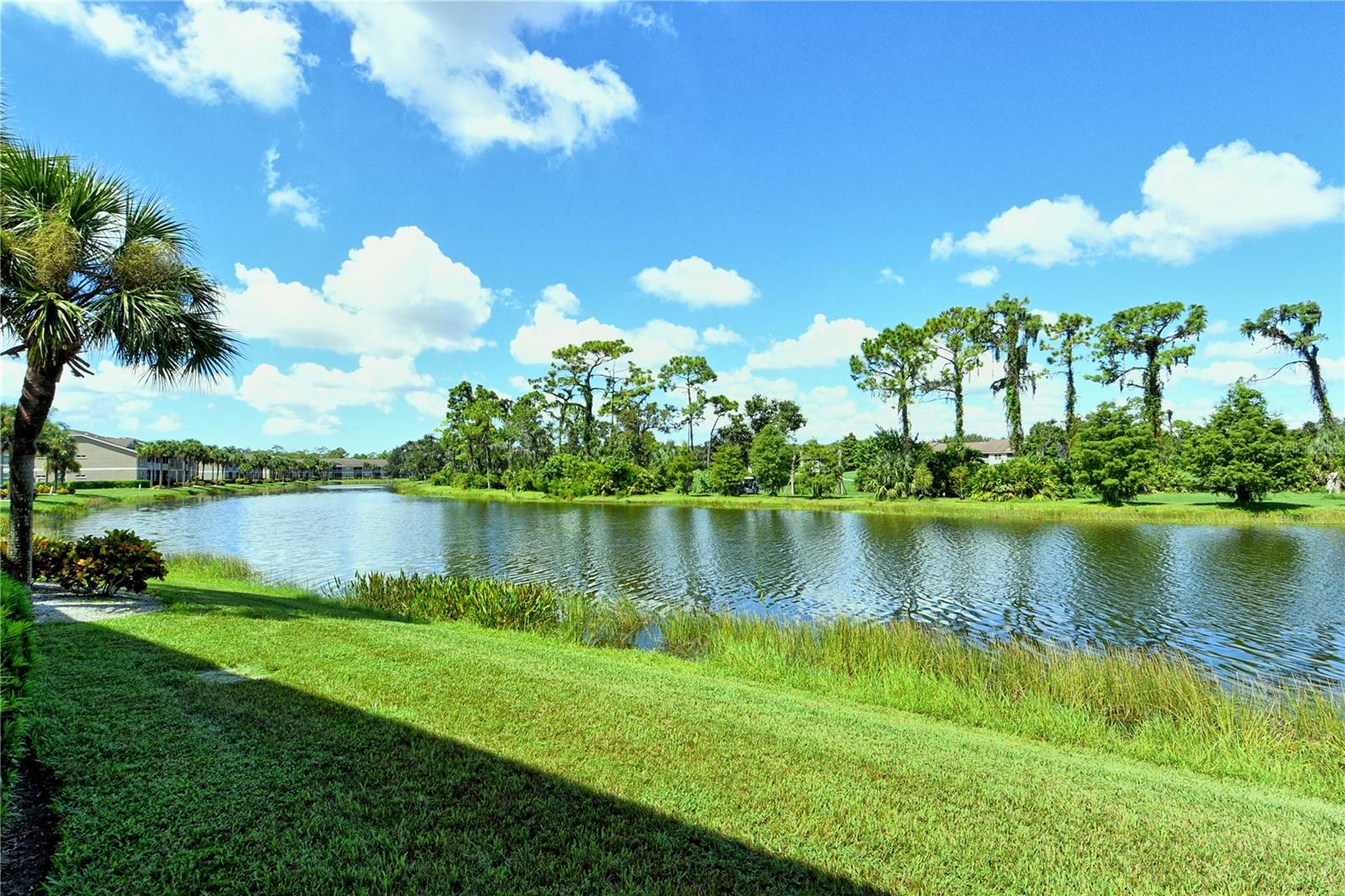 HERITAGE OAKS GOLF & COUNTRY CLUB - Residential