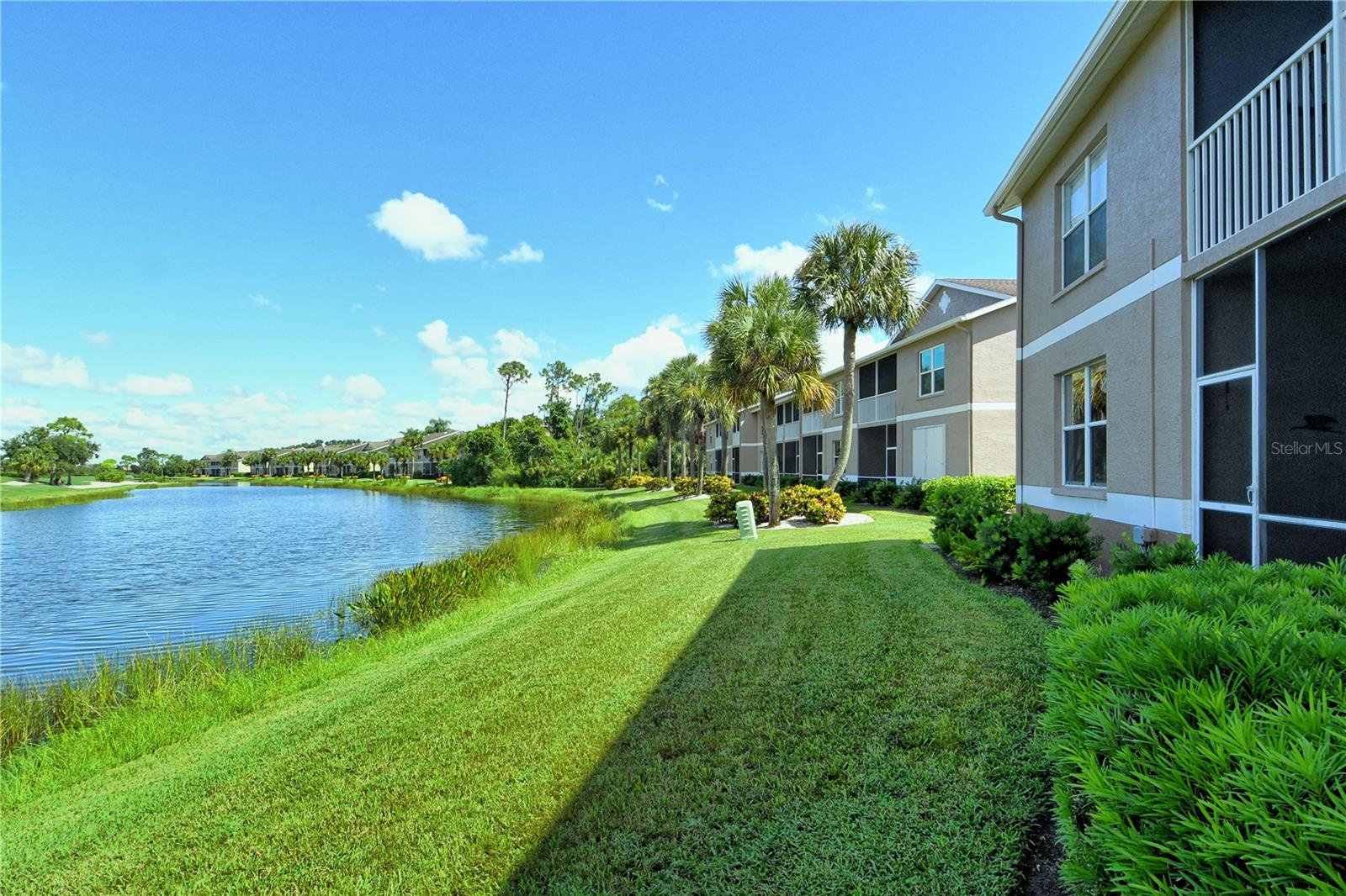 HERITAGE OAKS GOLF & COUNTRY CLUB - Residential
