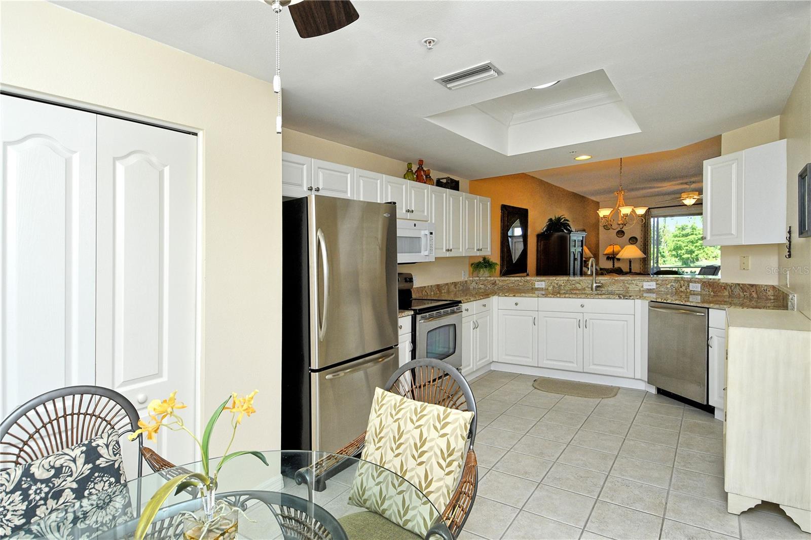 HERITAGE OAKS GOLF & COUNTRY CLUB - Residential