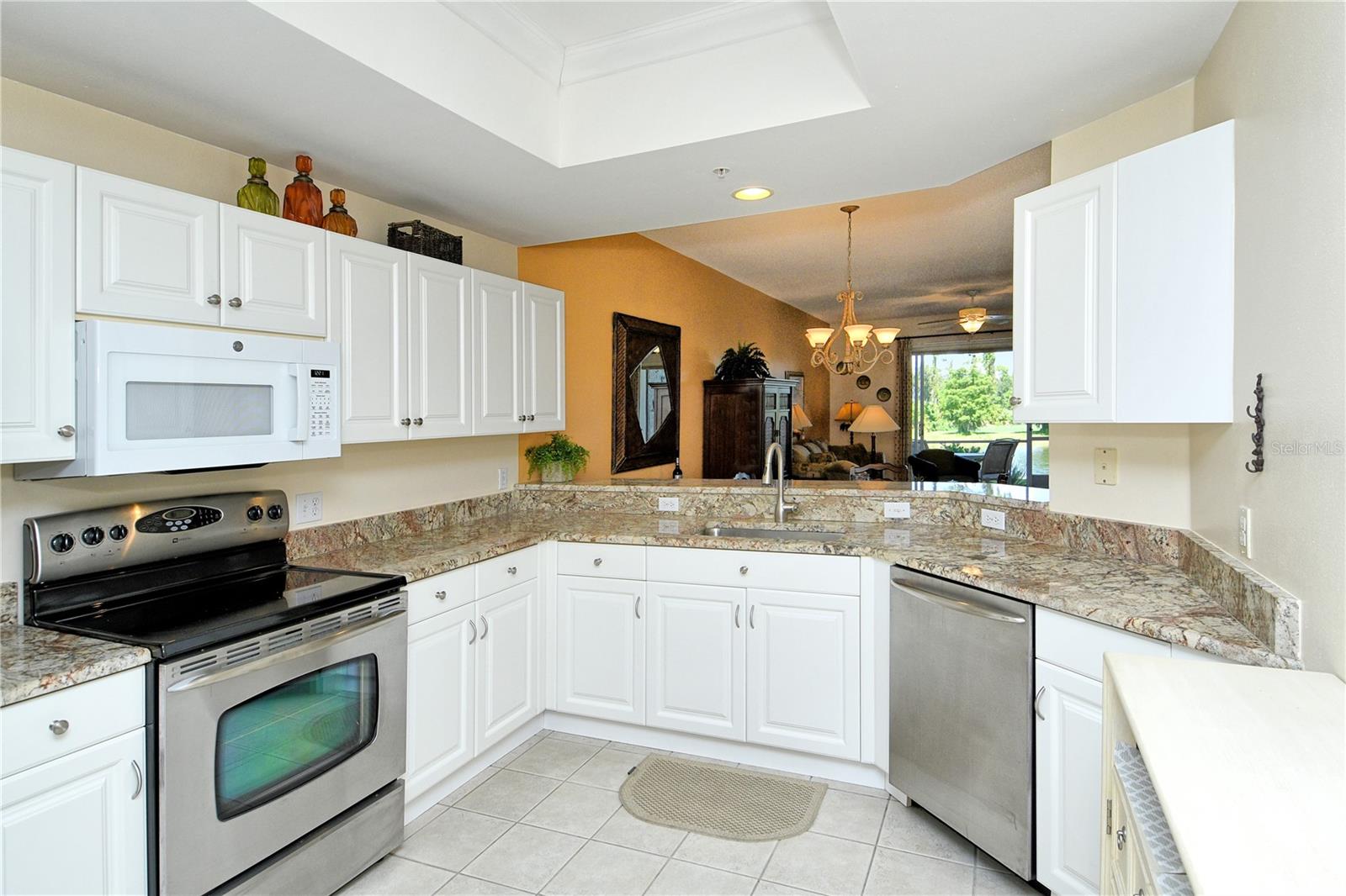 HERITAGE OAKS GOLF & COUNTRY CLUB - Residential