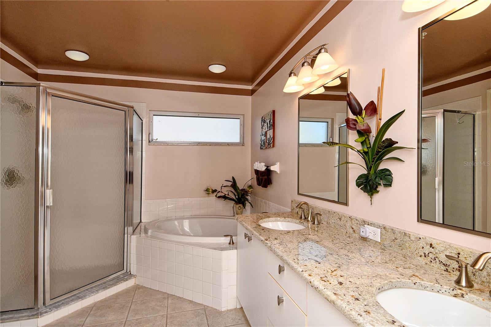 HERITAGE OAKS GOLF & COUNTRY CLUB - Residential