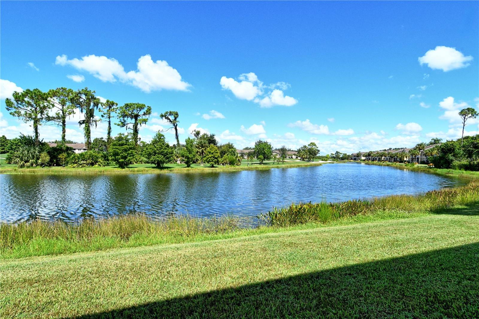 HERITAGE OAKS GOLF & COUNTRY CLUB - Residential
