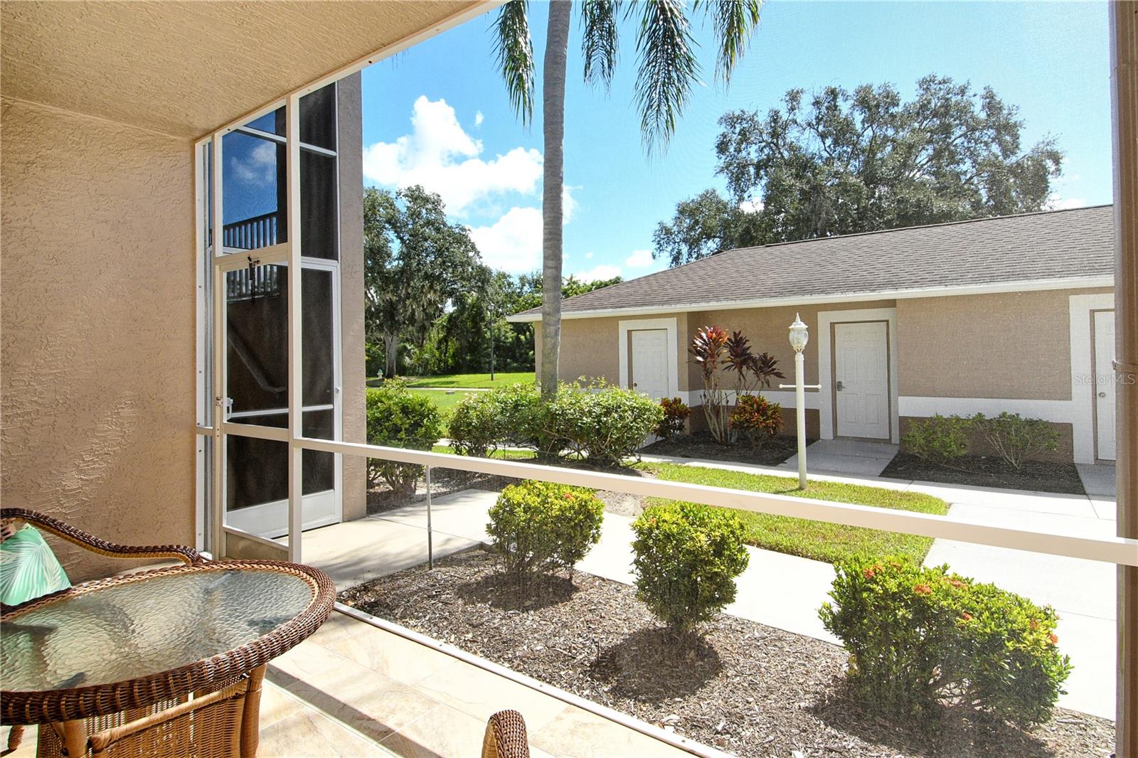 HERITAGE OAKS GOLF & COUNTRY CLUB - Residential